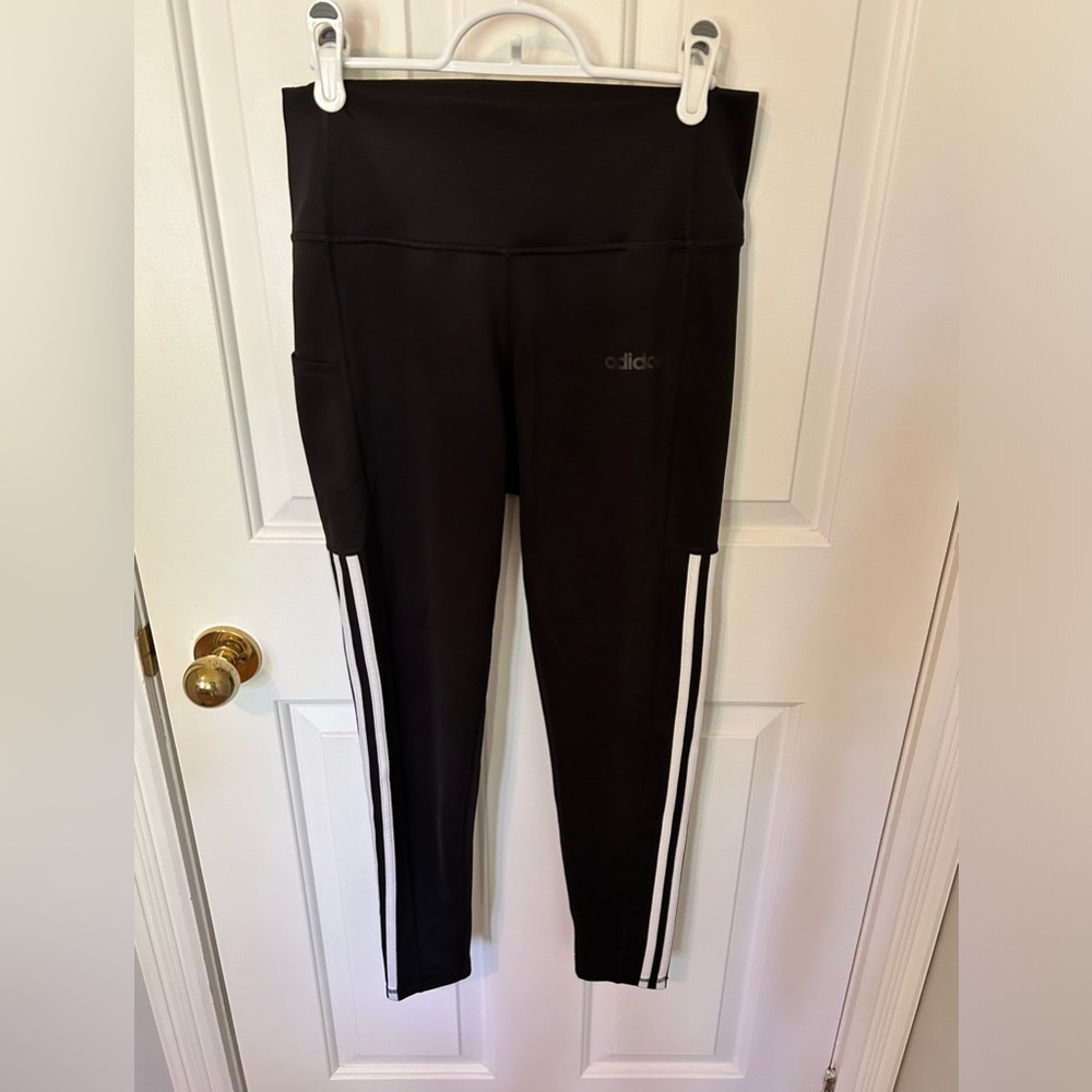 Adidas, leggings, like new, size Medium.